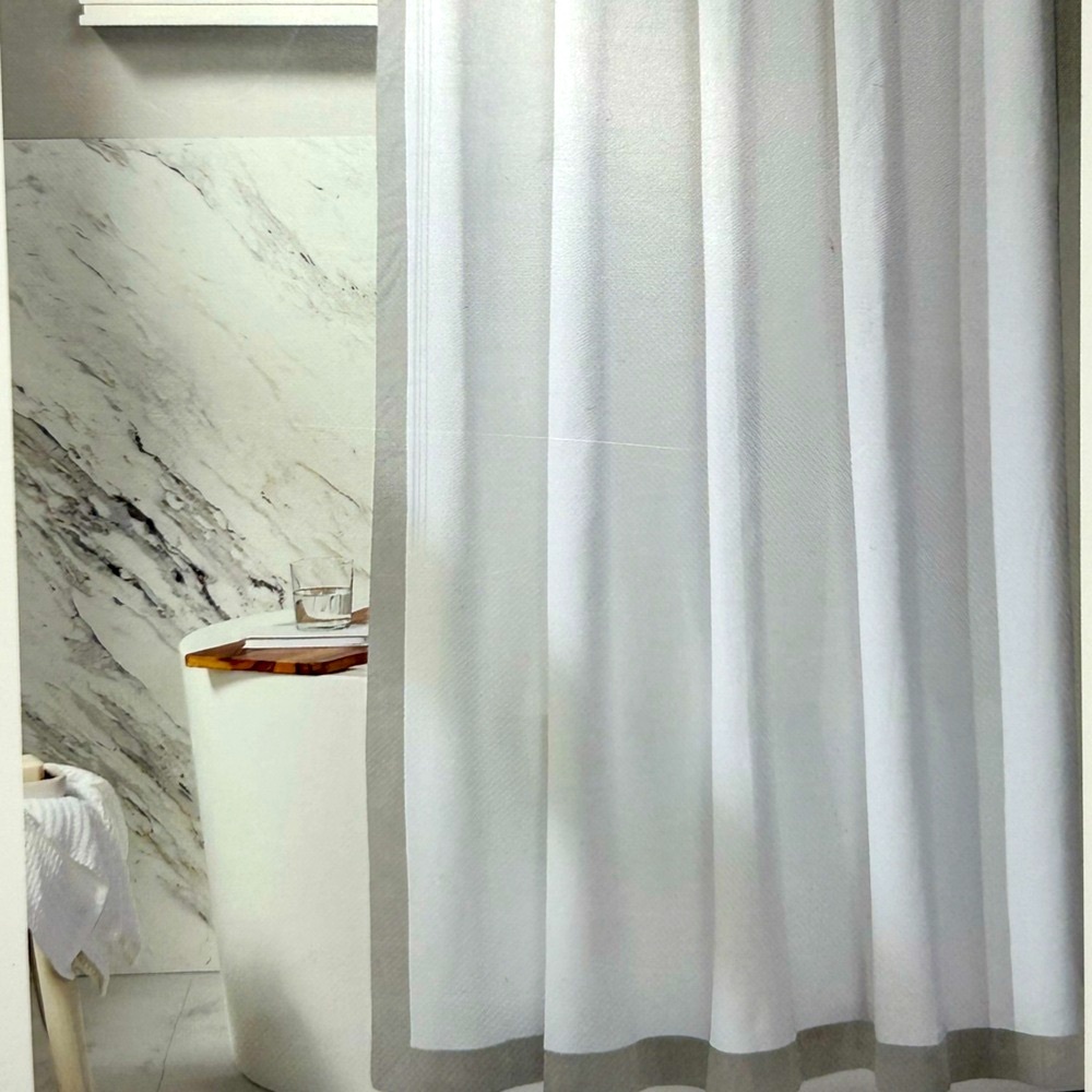 Everhome Emory Hotel Border White Shower Curtain
72 X 72”
100% COTTON
